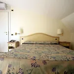 Ena Hotel 3*