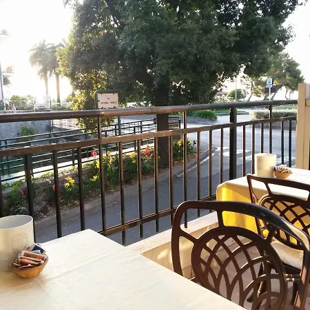 埃纳酒店 3* 阿伦扎诺