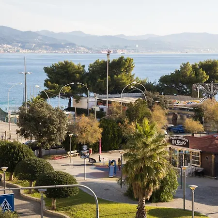 酒店 埃纳酒店 3*