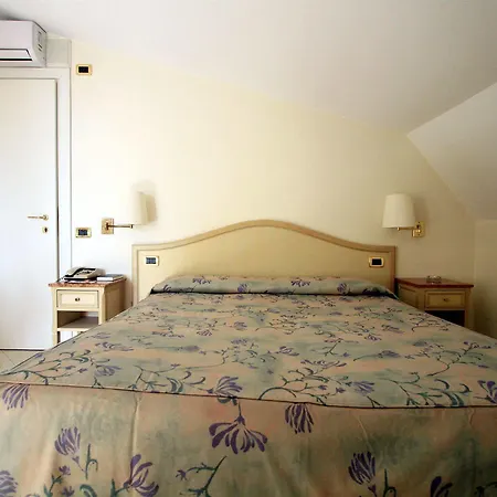 埃纳酒店 酒店 3*