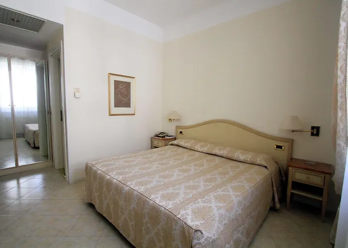 Hotell Ena 3*
