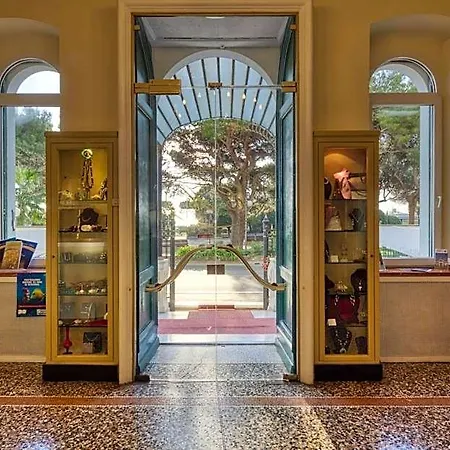 Hotel Ena