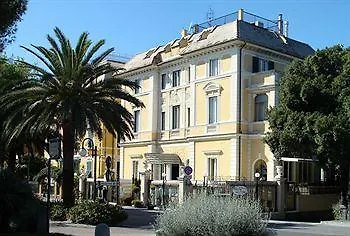Ena Hotel 3*