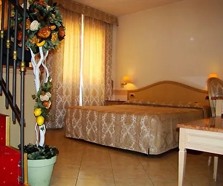 Ena Hotel 3*